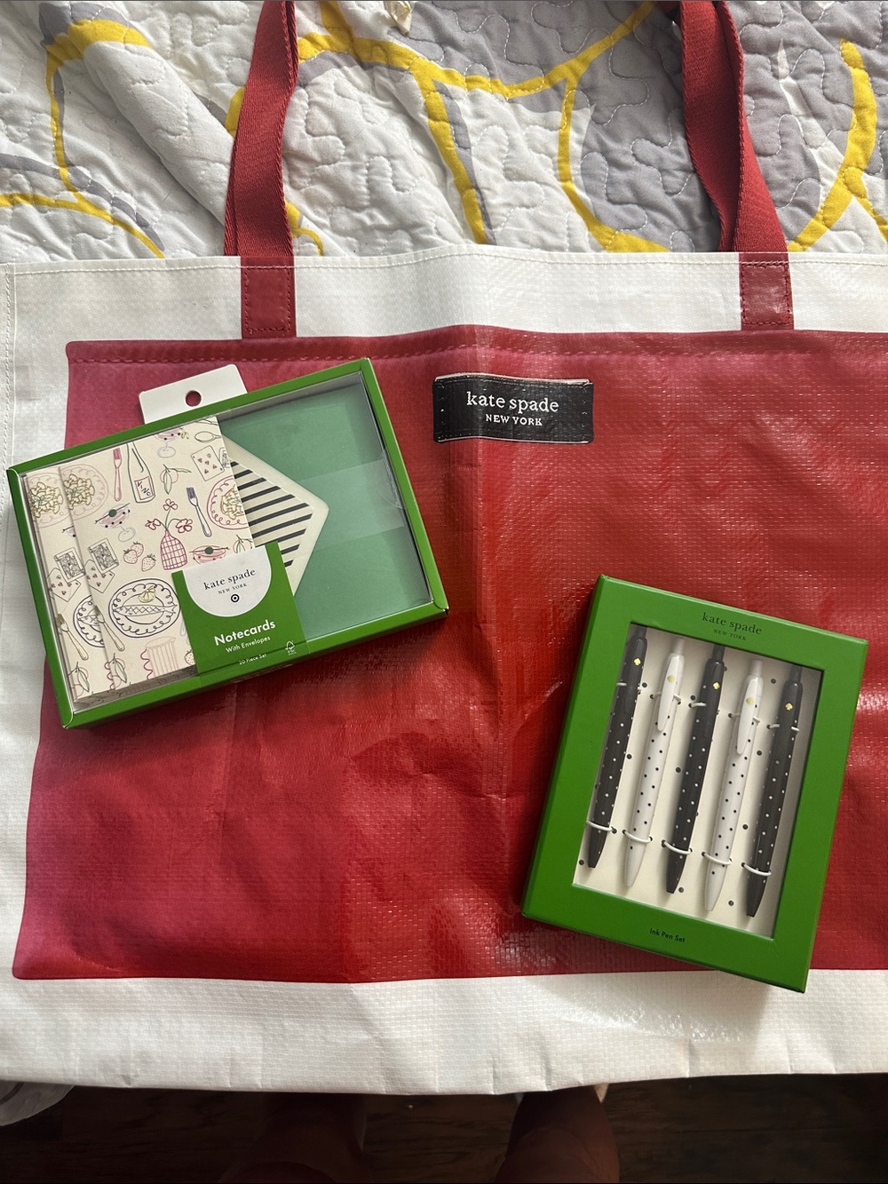 NIB Kate Spade Polka Dot Pen Set and notecards &  limited edition tote